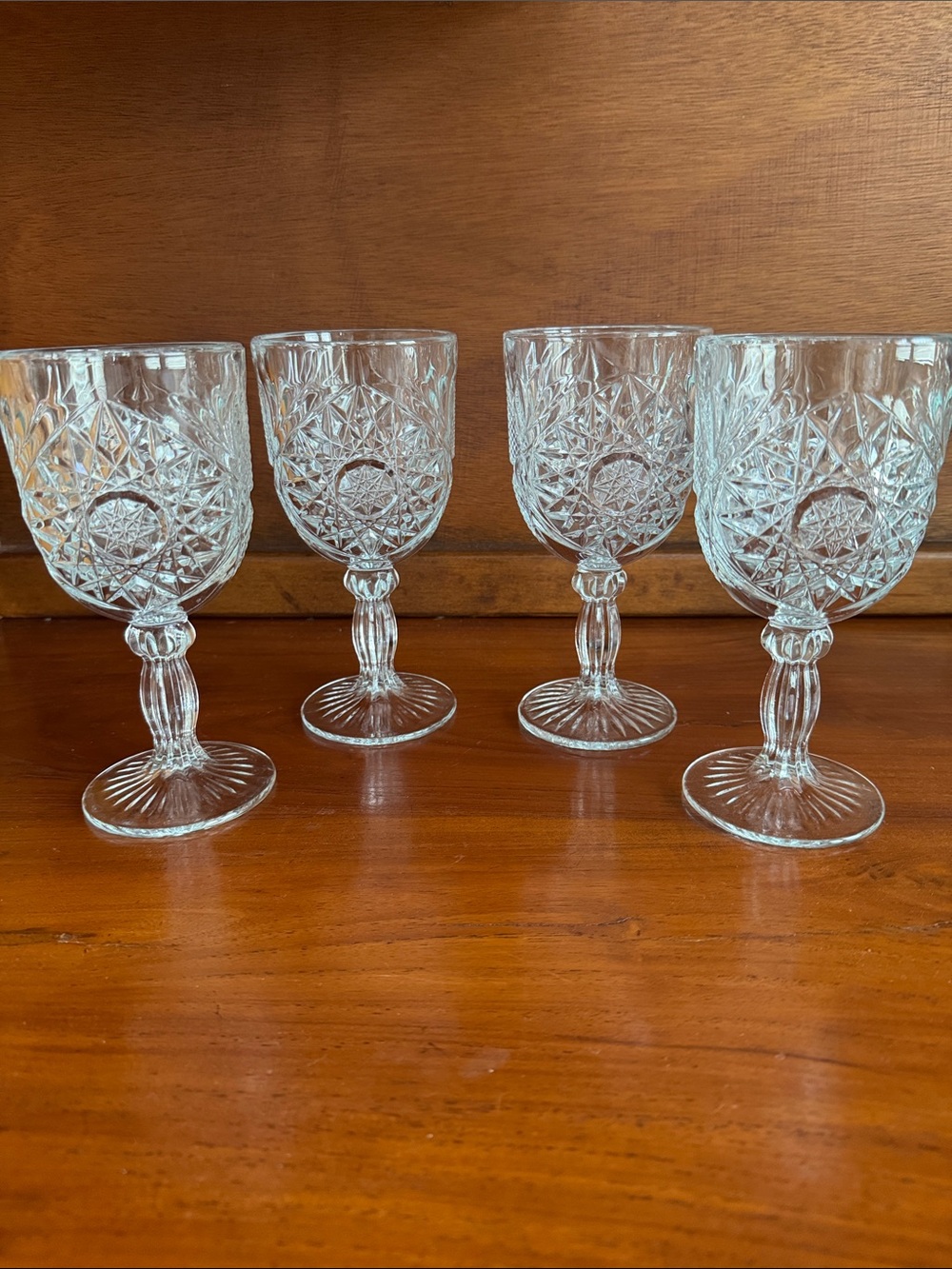 Libbey Hobstar Star Burst Clear Glass, Wine, Water Goblets Set Of 4 Vintage